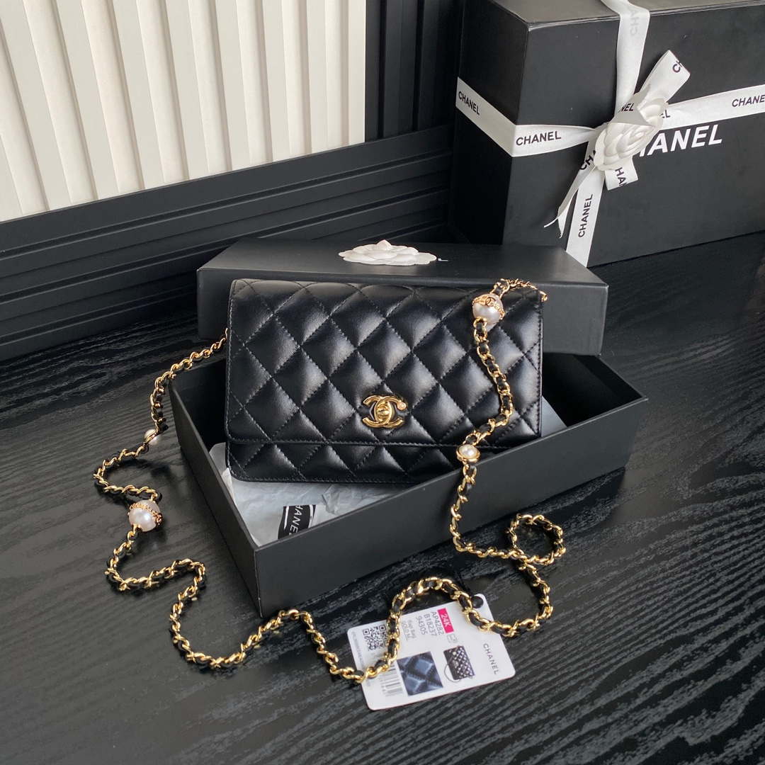 Chanel AP4282 19 Wallet On Chain Shiny Lambskin Imitation Pearls Black